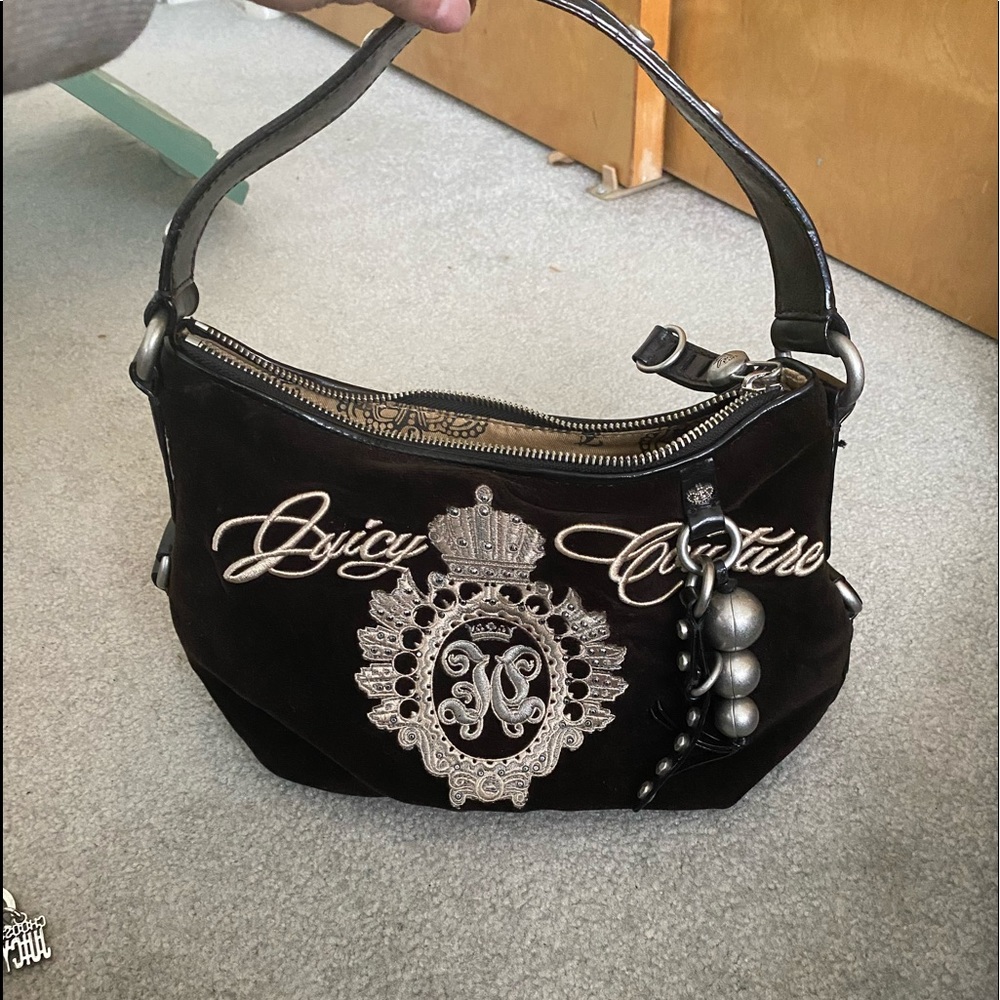 JUICY COUTURE VELOUR SHOULDER BAG W/KEYCHAIN